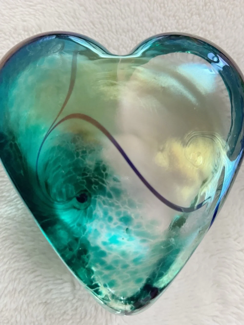 Robert Held Art Glass Heart Paperweight Iridescent Signed Canada 2”